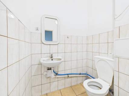 Lokal z witryną od ulicy 