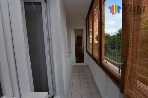 2 Ładne pokoje , duży balkon