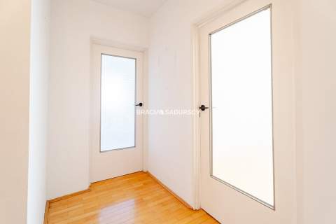 Mieszkanie do remontu 5 pok Balkon