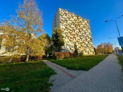 3- pokojowe mieszkanie w centrum z balkonem.