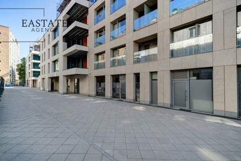 Nowoczesny lokal Metro Duże witryny Parking