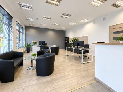 Tuż przy DK 81, duże witryny, 72m2