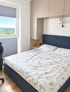 Podzamcze/ nowy budynek/ piękny widok/