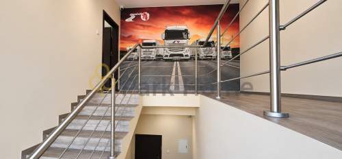 Gotowy obiekt pod siedzibę firmy 308m2 parking