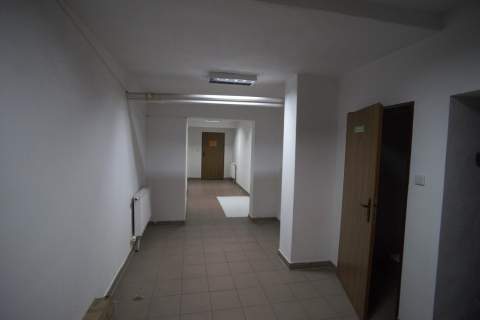 Budynek usługowo-handlowy, Trawniki centrum