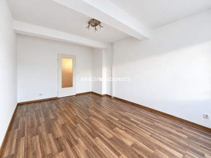 Sprzedam 54 m2, 1. piętro, os. Handlowe, Huta