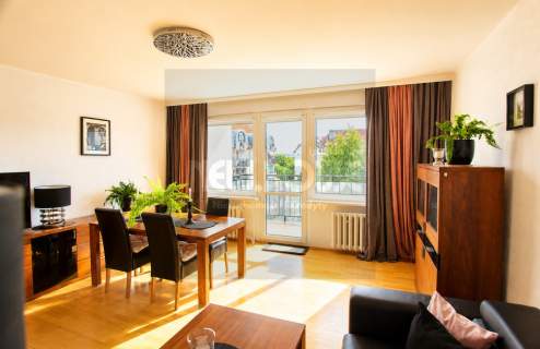 Wysoki standard, dobry rozkład Balkon, piwnica