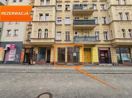 Lokal w ciągu handlowym przy Biedronce