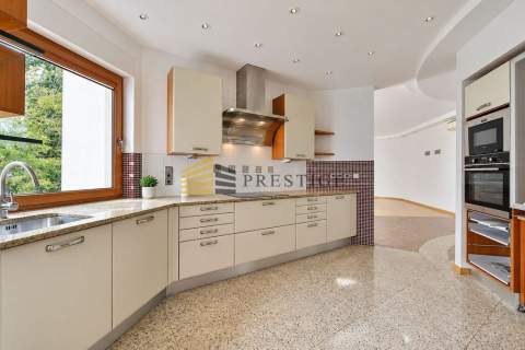 Przestronny apartament 250m2- 4 sypialnie, klimatyzacja