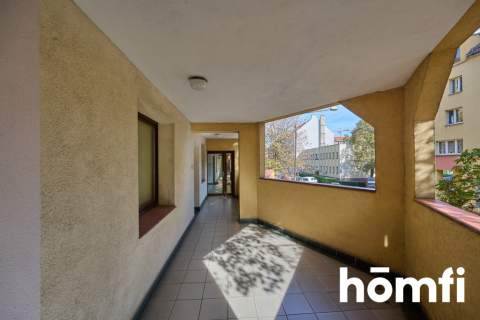 2 POKOJE Z POTENCJAŁEM NA 3 BALKON, WINDA, GARAŻ
