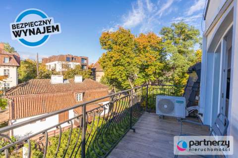 135m2 3 miejsca parkingowe, klimatyzacja,2 balkony