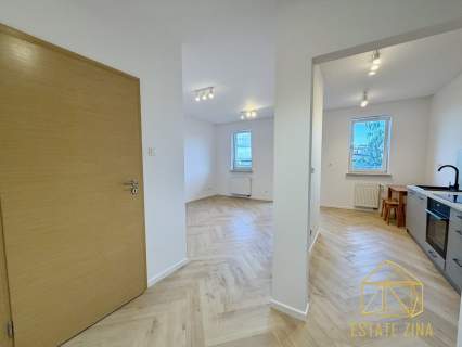 Mieszkanie po generalnym remoncie Duży balkon